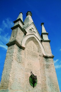 La fontaine de la place, Montarnaud - JPEG - 27.4 ko